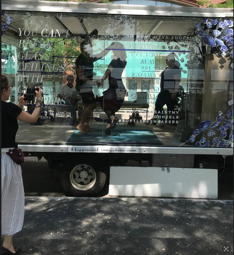          Selling  Women's Shoes 